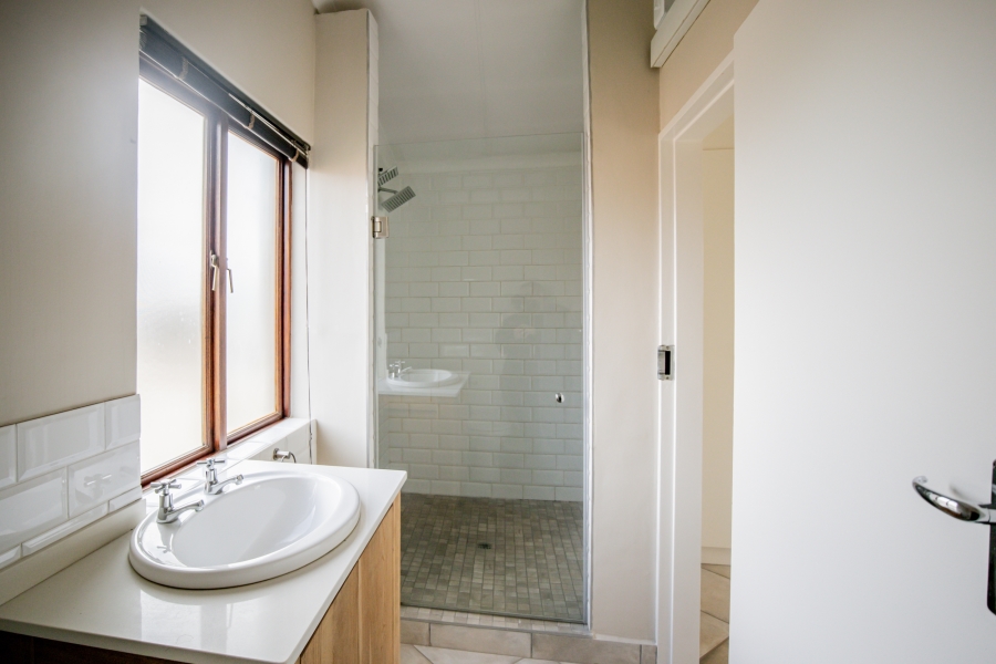 3 Bedroom Property for Sale in The Coves North West